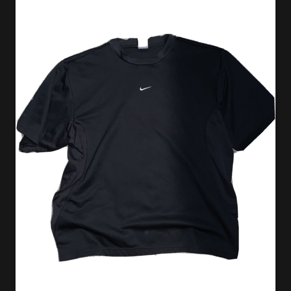 VINTAGE  90’s NIKE center swoosh t-shirt